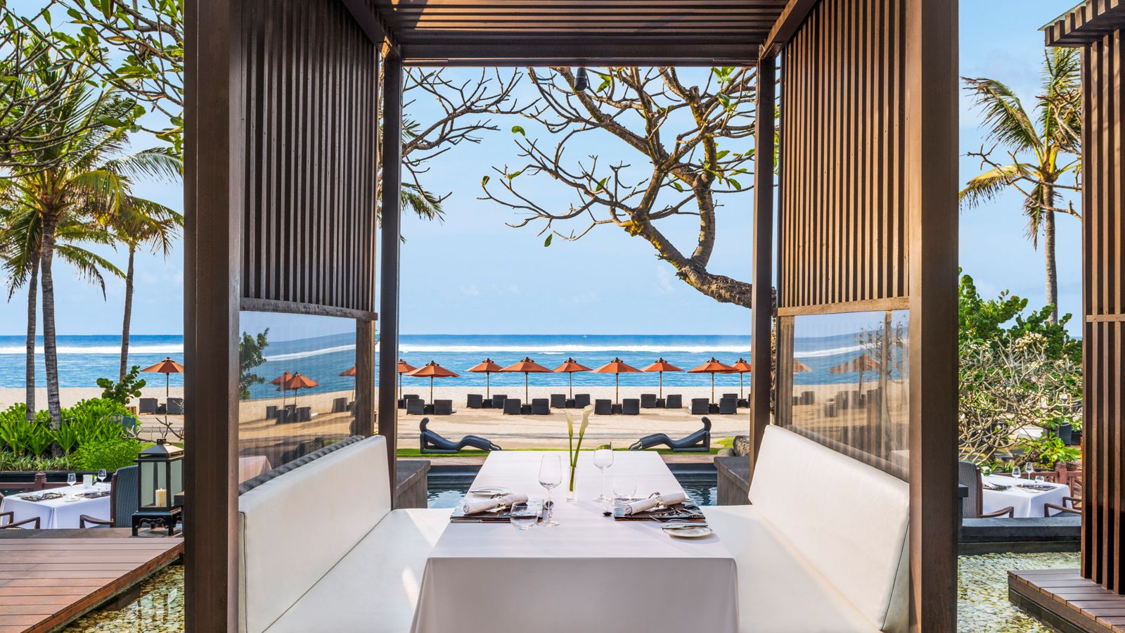 Kayuputi Outdoor dining